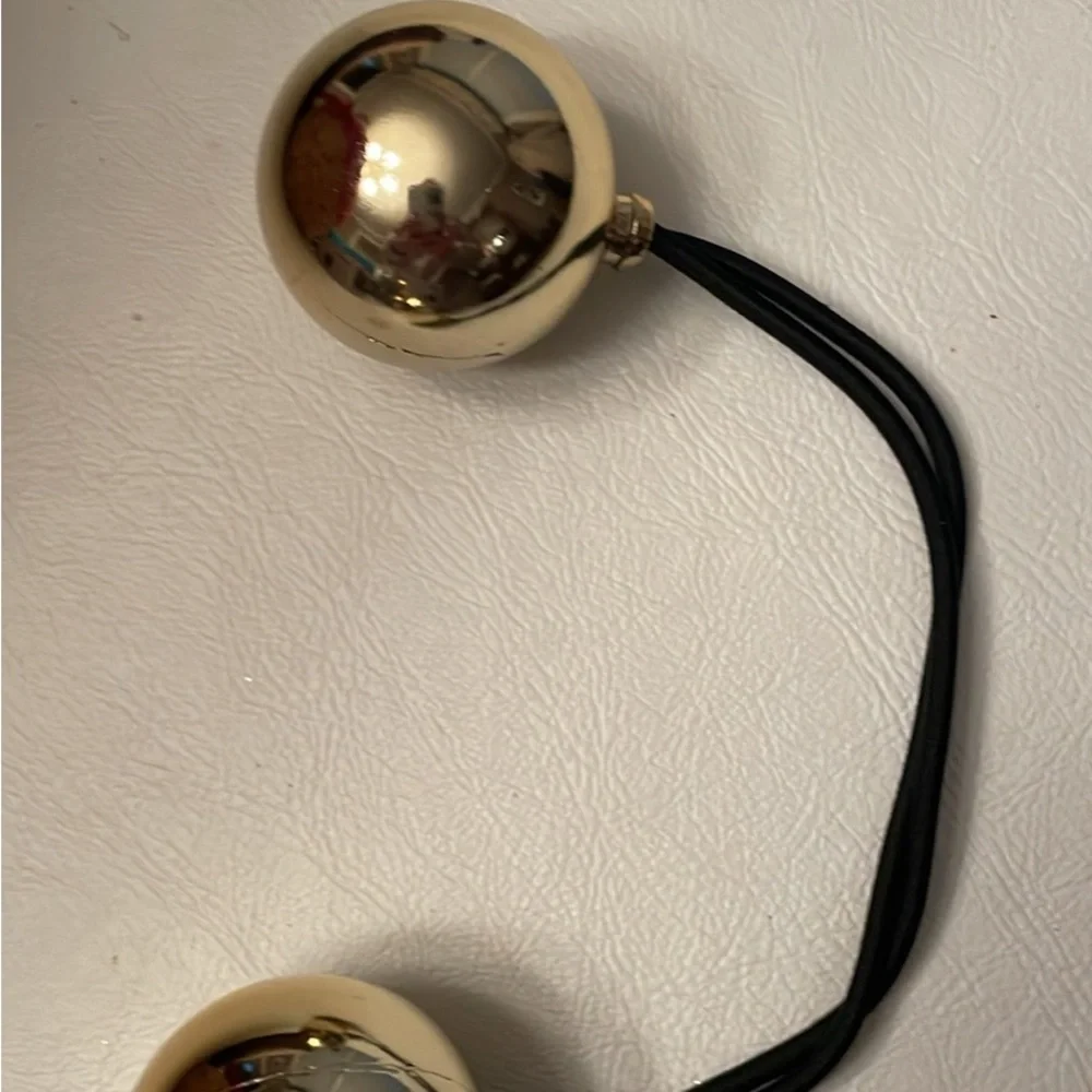 Garland holders